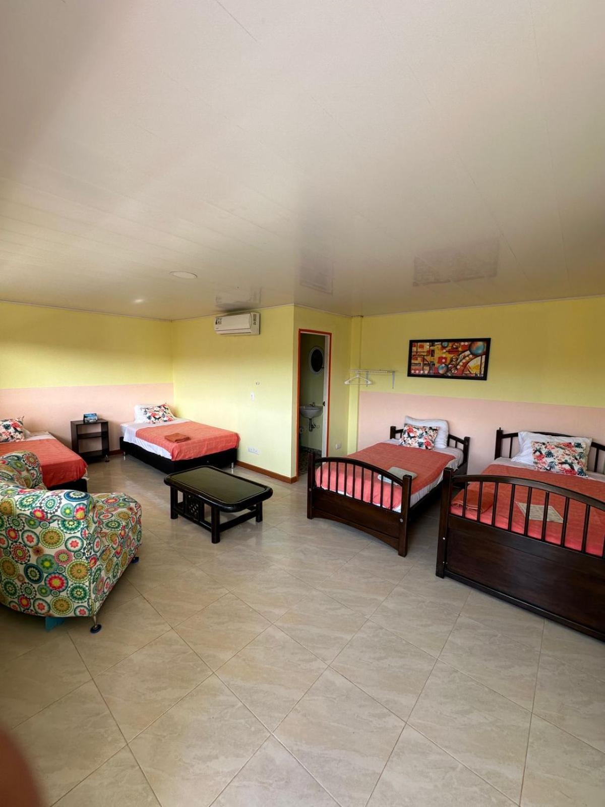 Victoria'S Gennie Bay Village Hostal San Andres  Exterior photo