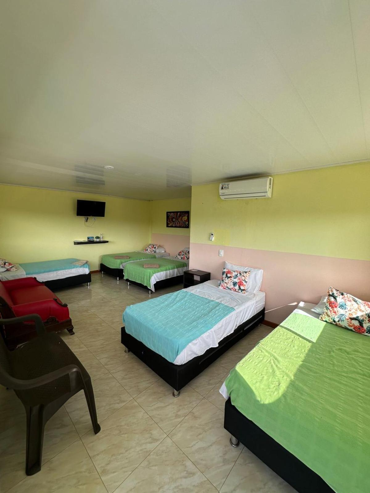Victoria'S Gennie Bay Village Hostal San Andres  Exterior photo