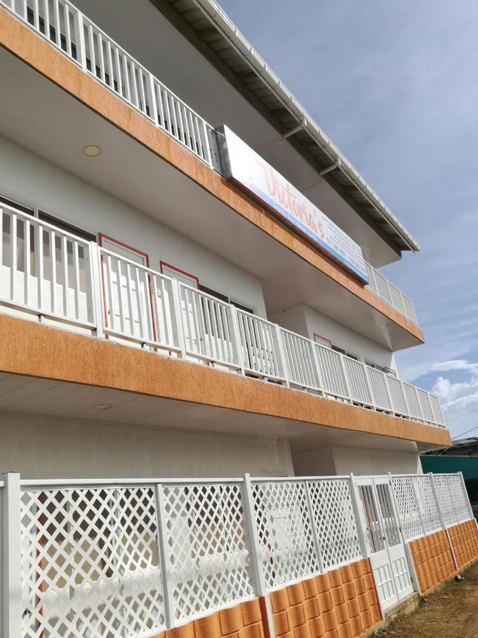 Victoria'S Gennie Bay Village Hostal San Andres  Exterior photo
