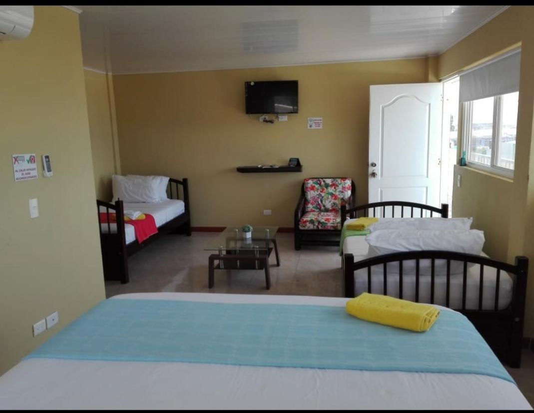 Victoria'S Gennie Bay Village Hostal San Andres  Exterior photo